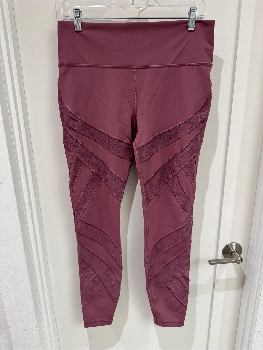 Lululemon Size 12 High-Waist Textured Leggings in Plum